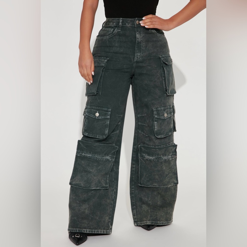 Fashion Nova Petite Lily High Rise Cargo Jeans - Green BRAND NEW NEVER WORN